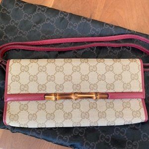 vintage Gucci clutch bag bamboo accent